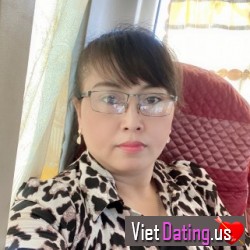 single vietnamese women